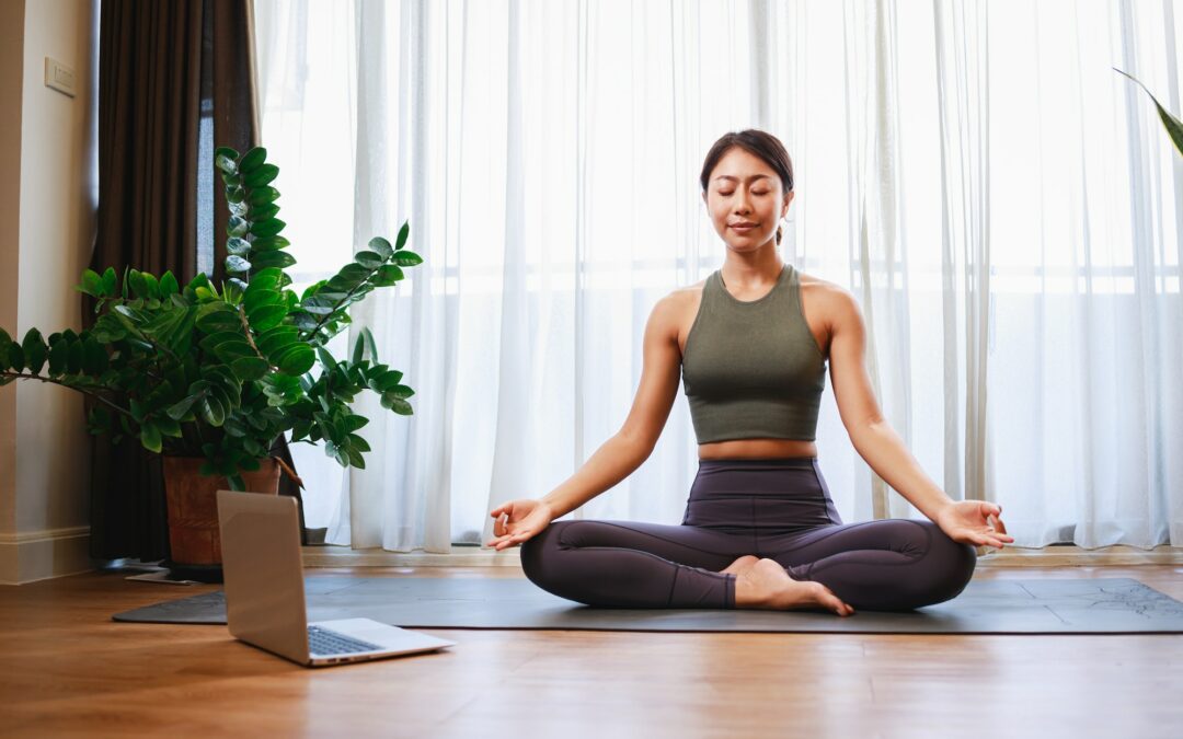 Yoga : 5 postures pour commencer la journée du bon pied